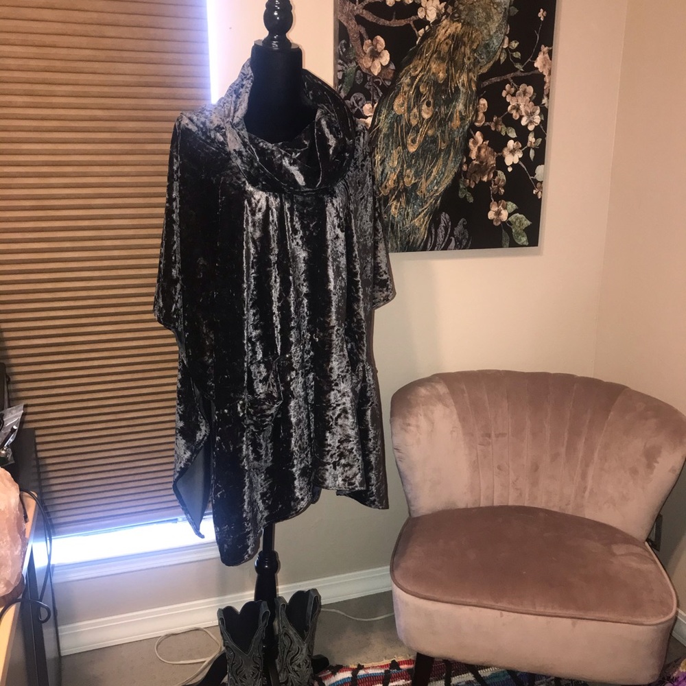 Silverado caftan cowl neck pullover OS